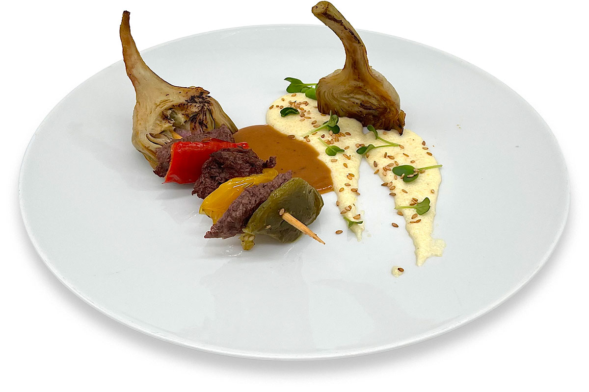 Brochette de bœuf mariné avec sa sauce