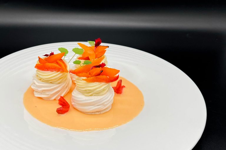 Assiette traiteur aux accents modernes et ingrédients nobles