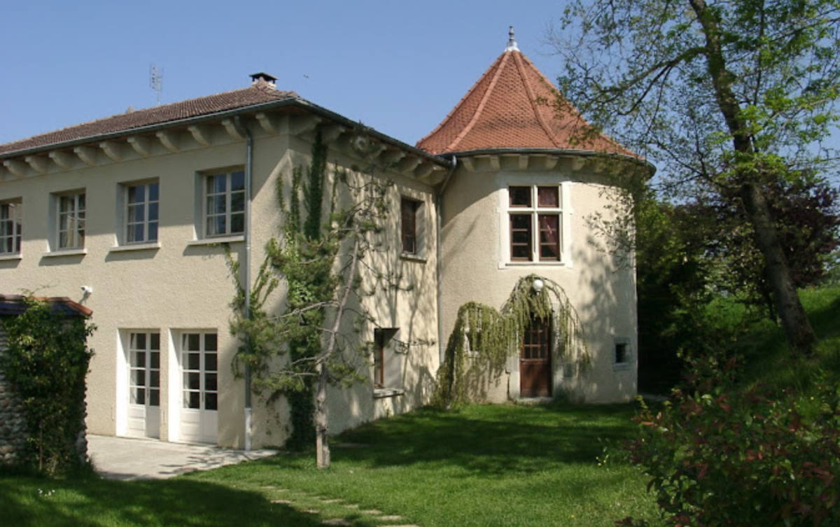 Vue extérieure du Château de Bregneux