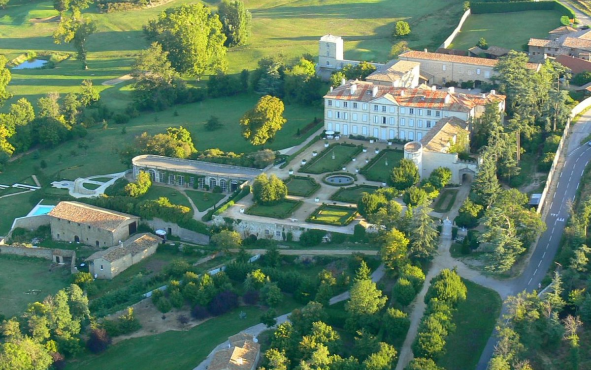 Vue extérieure et de haut du Château de Gourdan
