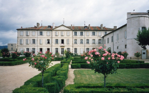 Vue extérieure du Château de Gourdan