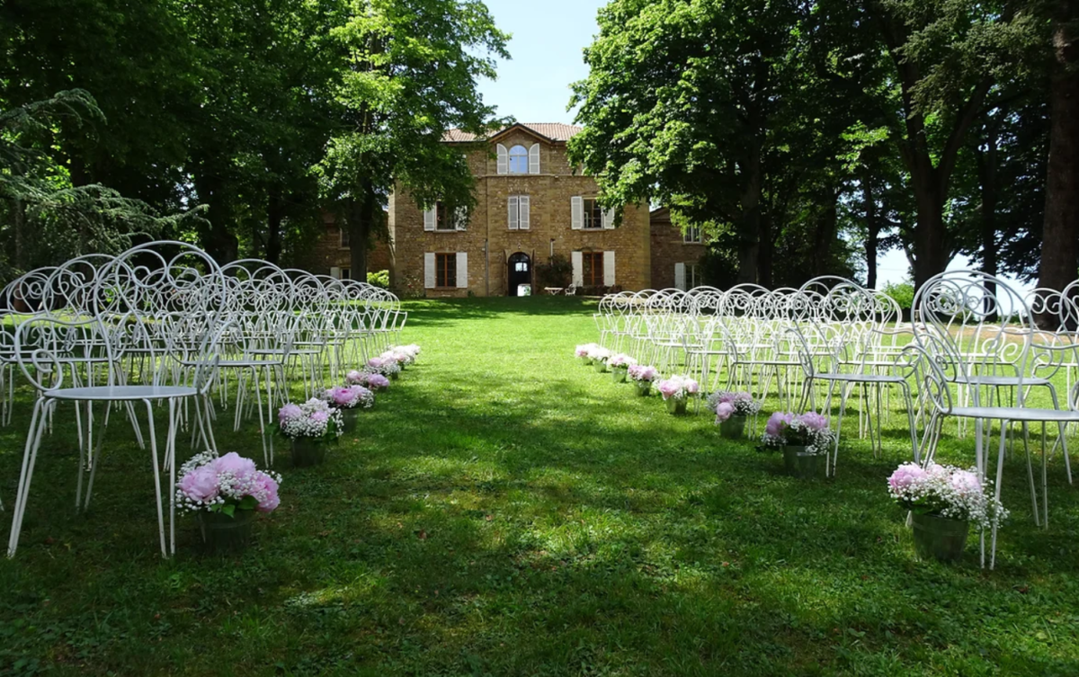 Vue extérieure du Domaine de Tourieux pour une cérémonie