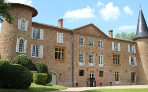 Vue extérieure du Château de Champ-Renard