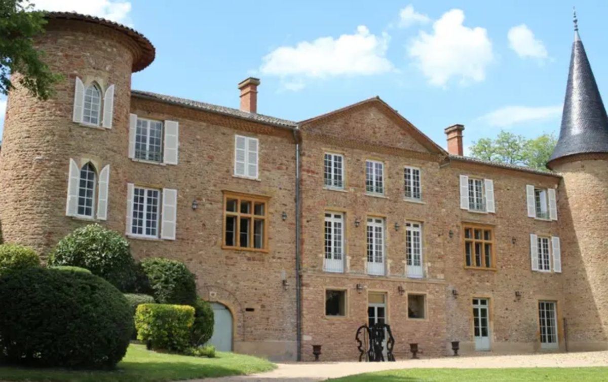 Vue extérieure du Château de Champ-Renard