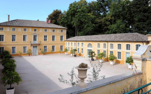 Vue extérieure du Château de Chavagneux