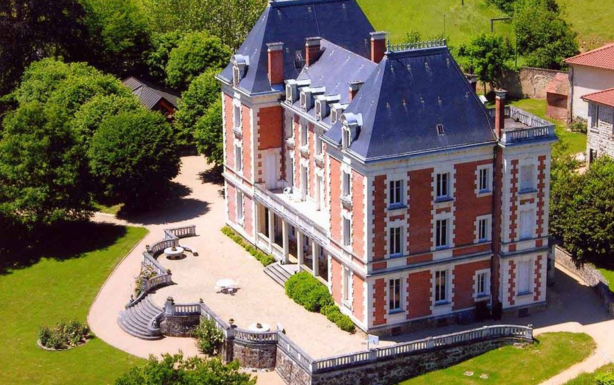 Vue extérieure du Château de Verbust