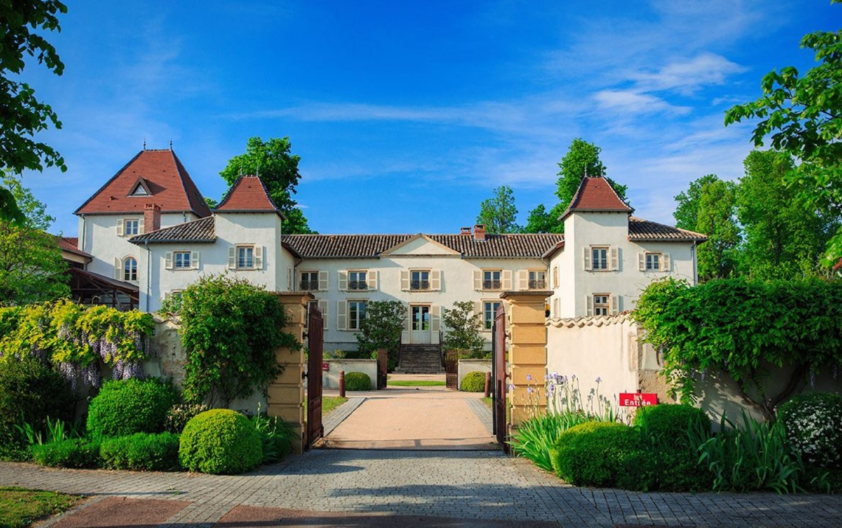chateau-des-broyers-1200x753