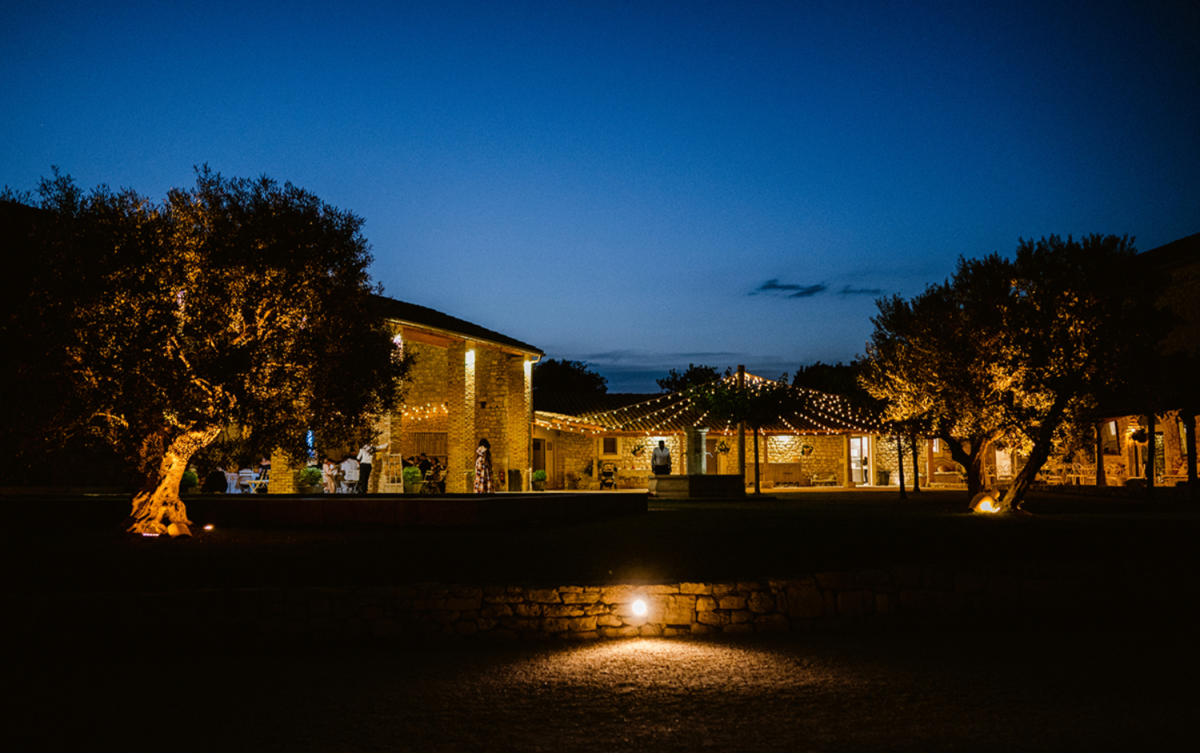 Vue de nuit du Domaine de Sarson