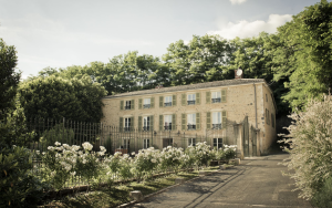 Vue extérieure du Domaine de Vavril