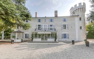 Vue extérieure du Château de Montchat