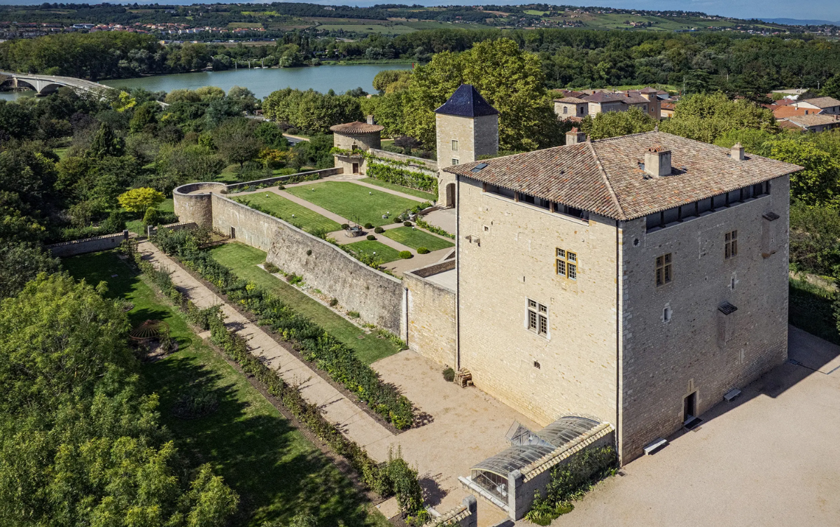 château de st bernard jardin